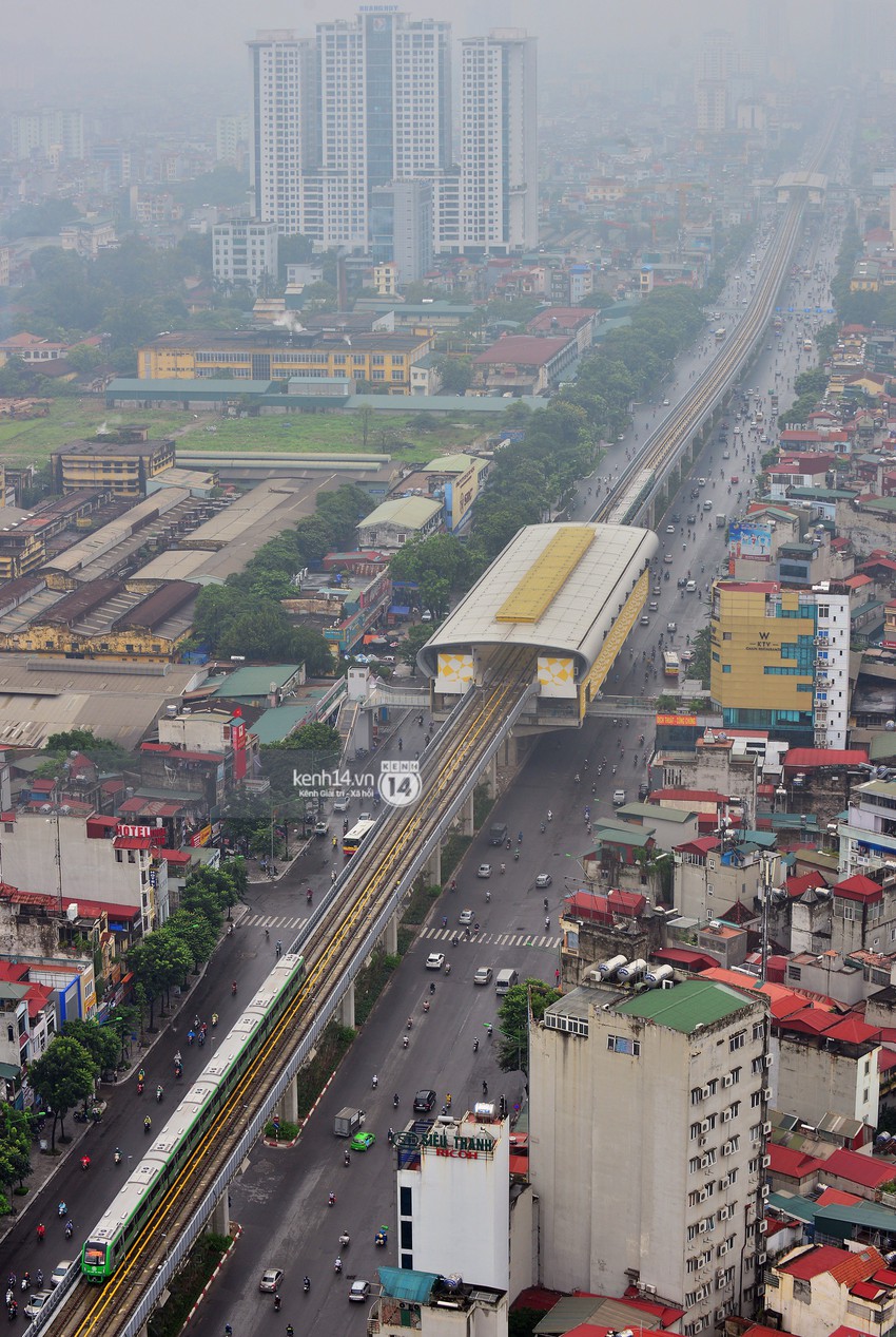 Ảnh, clip: 4 đoàn tàu đường sắt trên cao bất ngờ di chuyển trong mưa trước ngày chạy thử - Ảnh 8.