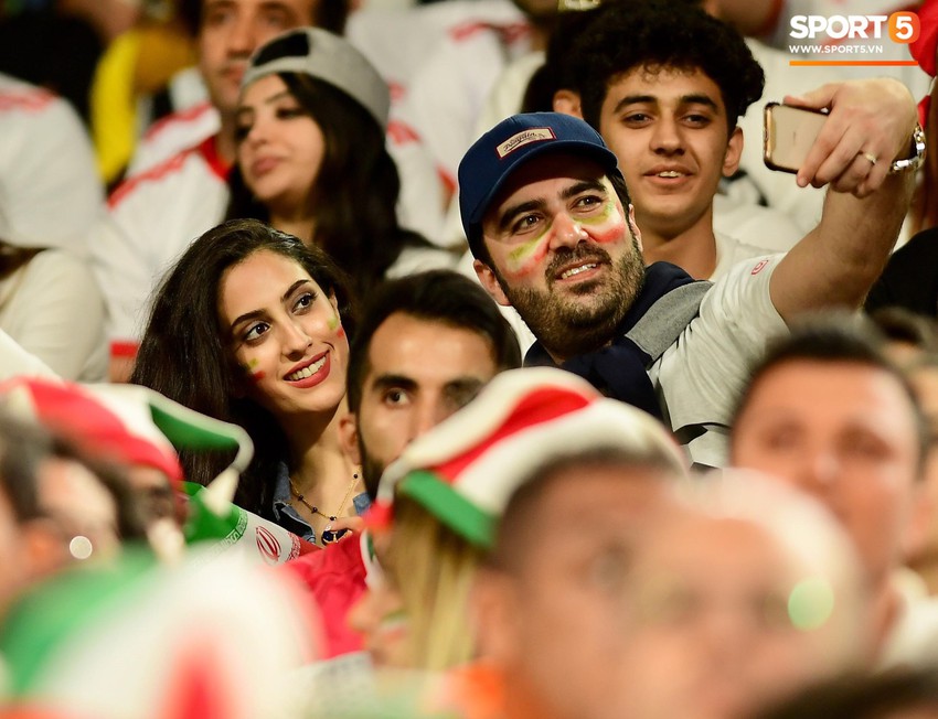 Ngất ngây với vẻ đẹp của fangirl Iran trong ngày đội nhà giành chiến thắng đậm trước Yemen - Ảnh 3.