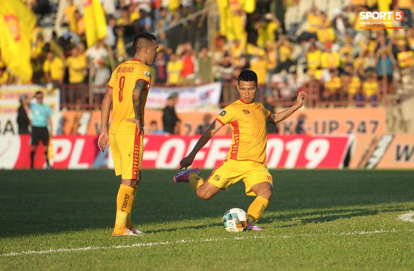 Đánh bại Phố Hiến trong trận play-off kịch tính, Thanh Hoá FC chính thức trụ hạng  - Ảnh 6.