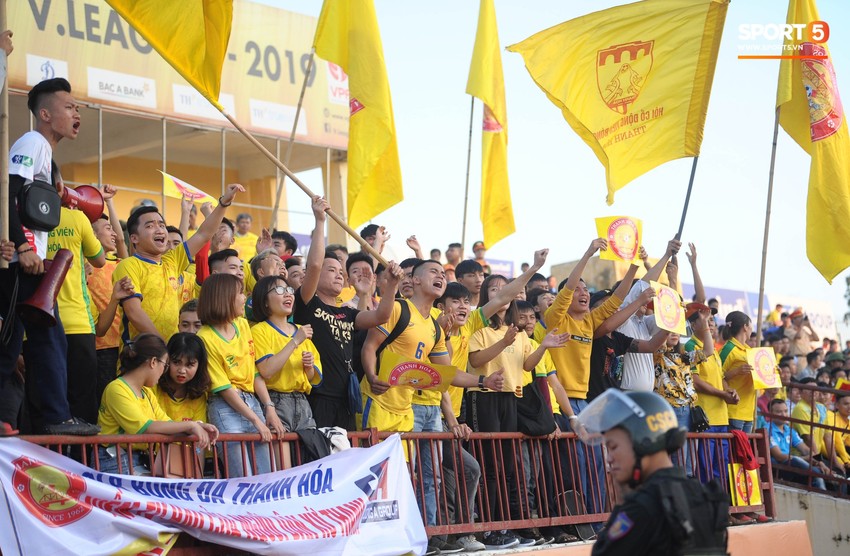 Đánh bại Phố Hiến trong trận play-off kịch tính, Thanh Hoá FC chính thức trụ hạng  - Ảnh 8.