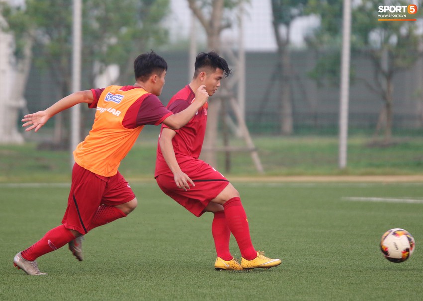 Gạch tên tiền đạo Võ Nguyên Hoàng, U19 Việt Nam tích cực chuẩn bị cho Vòng loại U19 Châu Á - Ảnh 7.