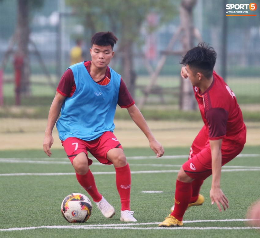 Gạch t&ecirc;n tiền đạo V&otilde; Nguy&ecirc;n Ho&agrave;ng, U19 Việt Nam t&iacute;ch cực chuẩn bị cho V&ograve;ng loại U19 Ch&acirc;u &Aacute; - Ảnh 1.