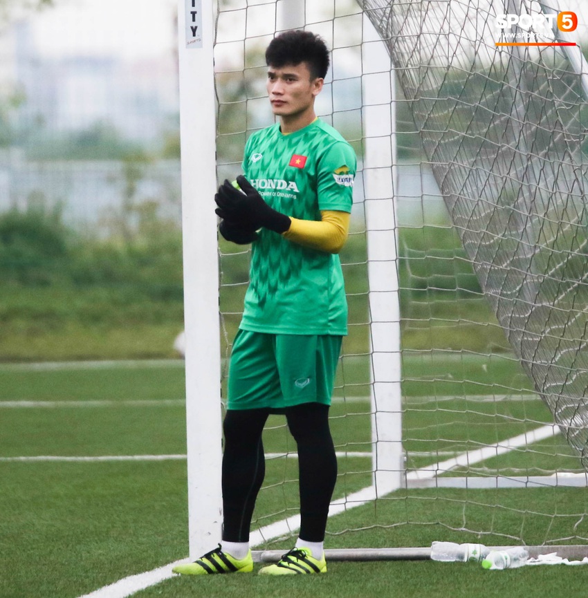 B&ugrave;i Tiến Dũng thể hiện vai tr&ograve; anh lớn, U22 Việt Nam đ&oacute;n tin vui về t&igrave;nh h&igrave;nh lực lượng - Ảnh 3.