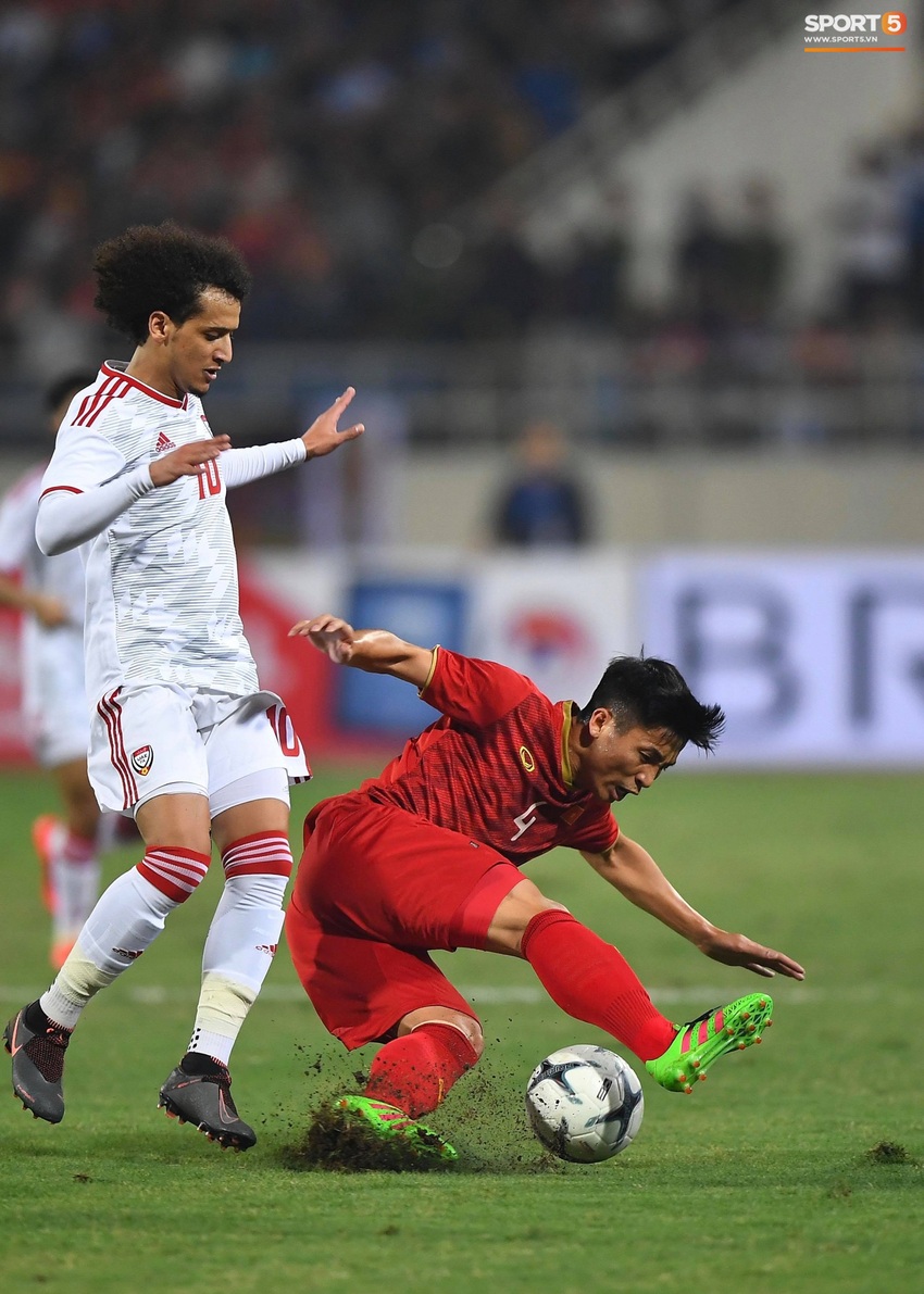 Tuyển thủ Việt Nam tráo số áo đấu UAE: Đó là sự tinh quái của thầy Park - Ảnh 10.