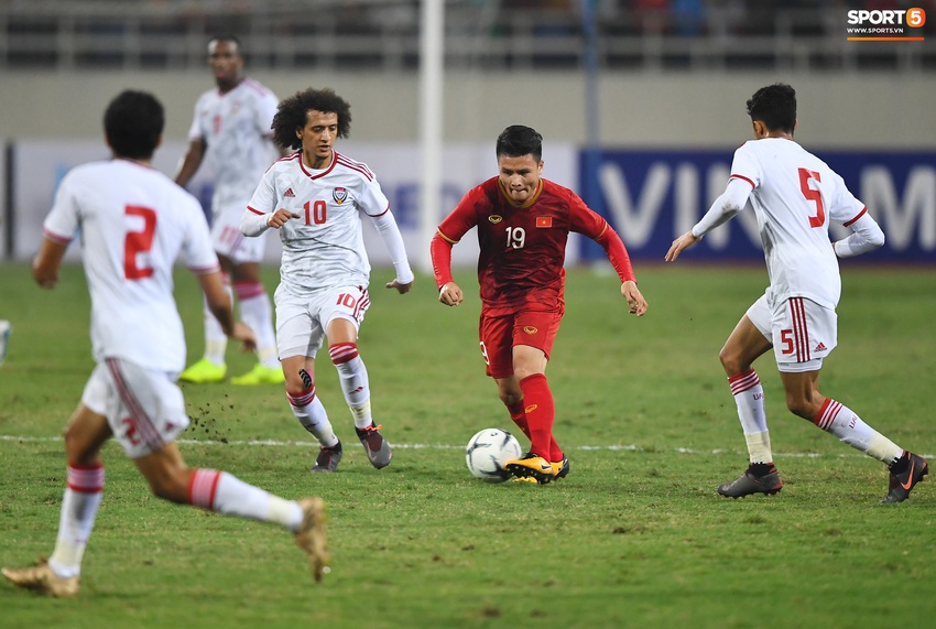 Không trực tiếp ghi bàn, Quang Hải vẫn khiến hậu vệ UAE khiếp sợ với đôi chân “ma thuật” - Ảnh 4.