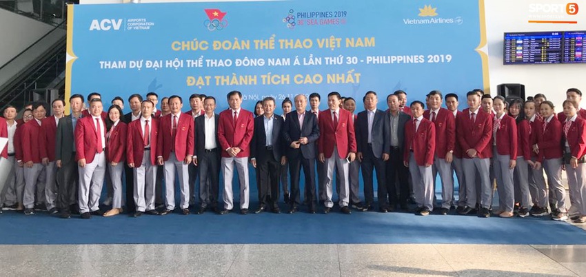 Nam vương thể dục dụng cụ tươi cười rạng rỡ trước giờ lên đường tham dự SEA Games 30 cùng đoàn thể thao Việt Nam - Ảnh 12.