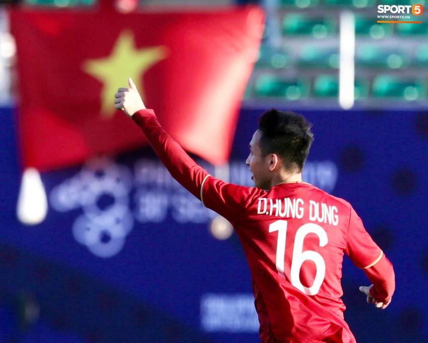 Cầu thủ U22 Việt Nam tái hiện màn ăn mừng ru con của huyền thoại Brazil tại World Cup, xứng đáng là ông bố của năm - Ảnh 7.