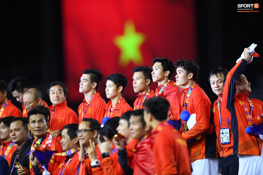 U22 Việt Nam ăn mừng cực cảm xúc khi vô địch SEA Games 30 - Ảnh 19.