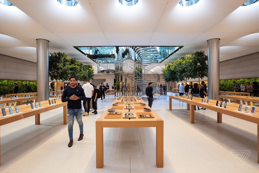 Vẻ đẹp gây nghiện của Apple Store chất nhất thế giới: Kiệt tác dưới lòng đất, hút khách hơn cả tượng Nữ thần Tự do - Ảnh 5.
