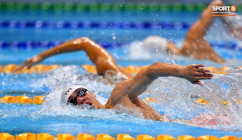 Nguyễn Huy Hoàng - Kình ngư sinh năm 2000 phá kỉ lục SEA Games và mở hàng huy chương vàng cho đội bơi Việt Nam - Ảnh 2.