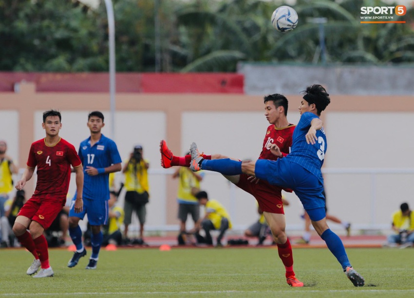 Thủ môn U22 Việt Nam mắc sai lầm, fan kêu trời: Bóng đá Việt Nam chỉ toang vì thủ môn - Ảnh 12.