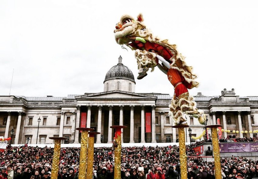 Ngắm khung cảnh rộn ràng đón Tết Nguyên Đán tại Chinatown ở London trong nửa thế kỷ qua - Ảnh 30.