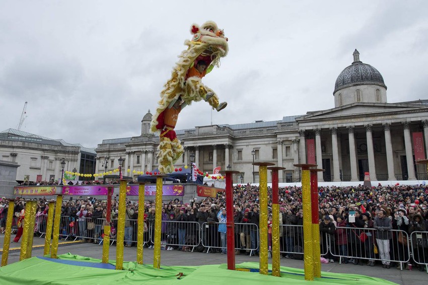 Ngắm khung cảnh rộn ràng đón Tết Nguyên Đán tại Chinatown ở London trong nửa thế kỷ qua - Ảnh 25.