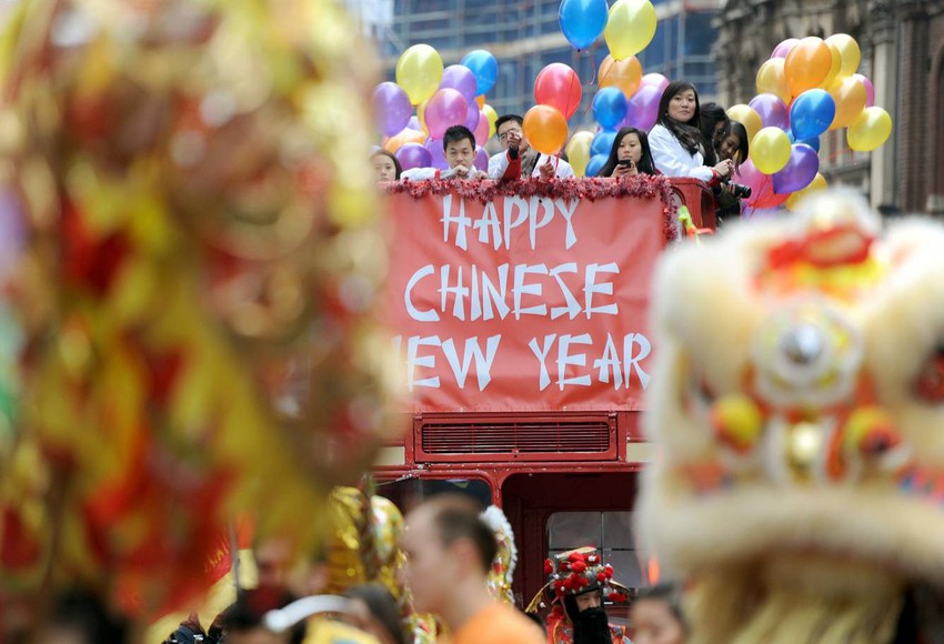 Ngắm khung cảnh rộn ràng đón Tết Nguyên Đán tại Chinatown ở London trong nửa thế kỷ qua - Ảnh 20.