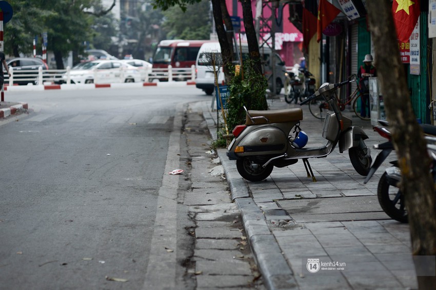 C&oacute; một H&agrave; Nội s&aacute;ng 30 Tết vắng lặng, an nhi&ecirc;n v&agrave; rất... H&agrave; Nội! - Ảnh 3.