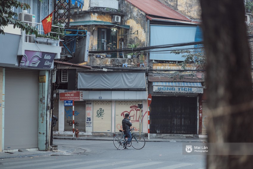 Sáng mùng 1 Tết Hà Nội: Vắng thế mà sao yêu thế! - Ảnh 15.