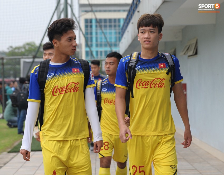Trung vệ Nguyễn Văn Đạt: Cậu Tư em điển trai và nghệ sĩ của U23 Việt Nam  - Ảnh 7.