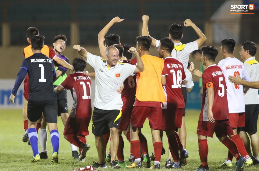Bùng nổ khoảnh khắc U19 Việt Nam tiếp bước đàn anh, đánh bại người Thái tại giải U19 Quốc tế - Ảnh 8.