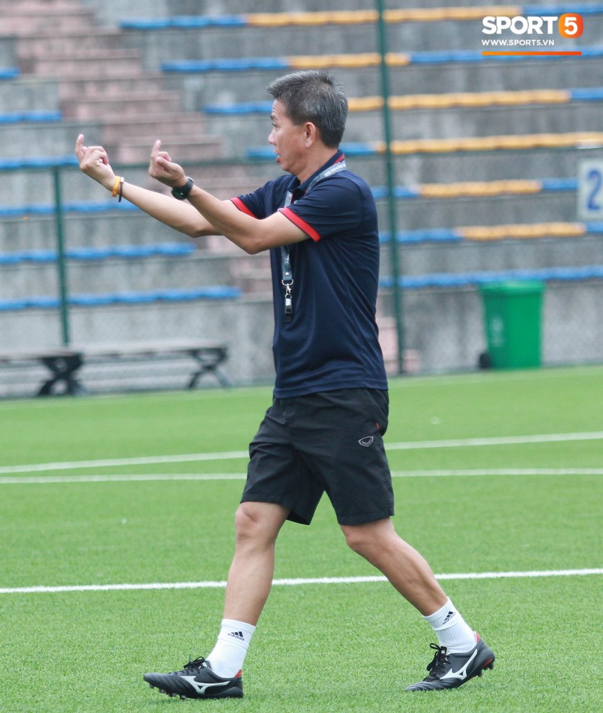 U18 Việt Nam hối hả tập luyện chuẩn bị cho giải Tứ h&ugrave;ng ở Trung Quốc - Ảnh 3.