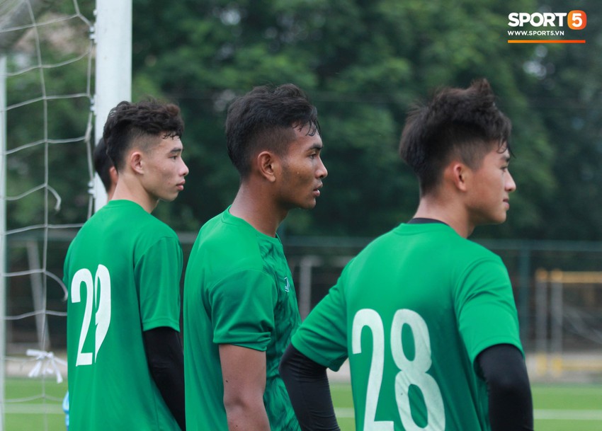 U18 Việt Nam hối hả tập luyện chuẩn bị cho giải Tứ h&ugrave;ng ở Trung Quốc - Ảnh 6.