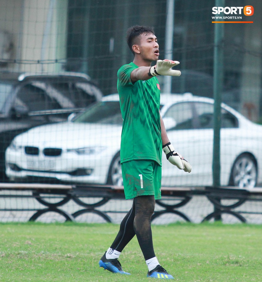 U18 Việt Nam hối hả tập luyện chuẩn bị cho giải Tứ h&ugrave;ng ở Trung Quốc - Ảnh 7.
