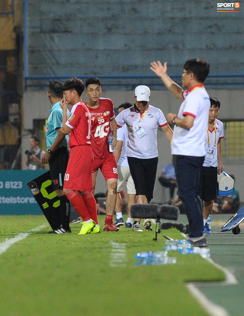 Trọng Đại lém lỉnh khi trở lại đá chính trong trận Viettel thắng kịch tính Nam Định 1-0  - Ảnh 7.