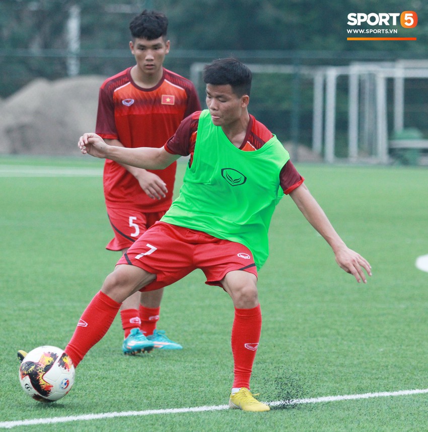 U18 Việt Nam tập luyện m&aacute;u lửa, chờ ng&agrave;y ra mắt tại giải tứ h&ugrave;ng ở Trung Quốc - Ảnh 5.