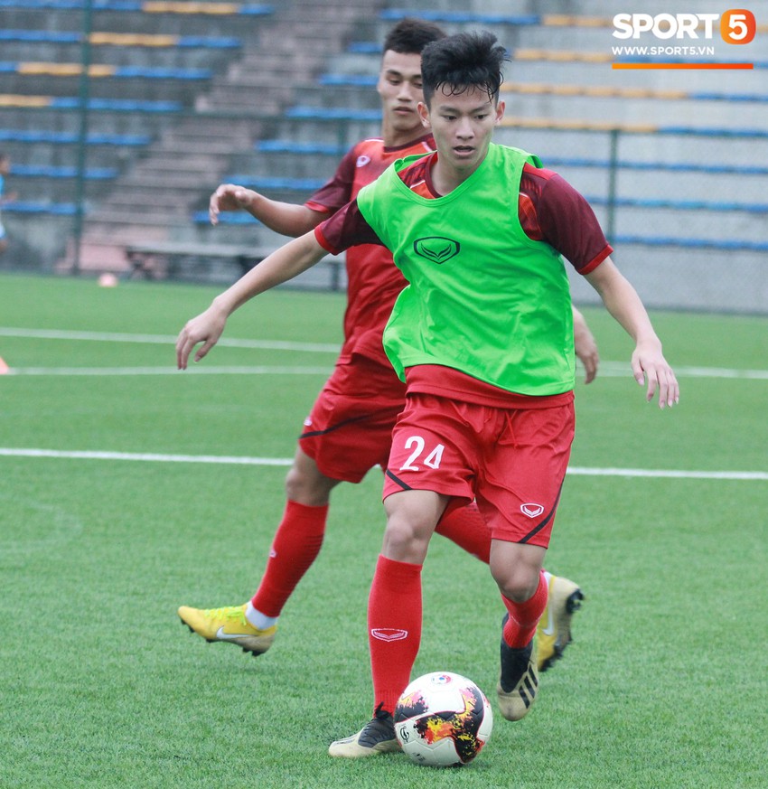 U18 Việt Nam tập luyện máu lửa, chờ ngày ra mắt tại giải tứ hùng ở Trung Quốc - Ảnh 3.