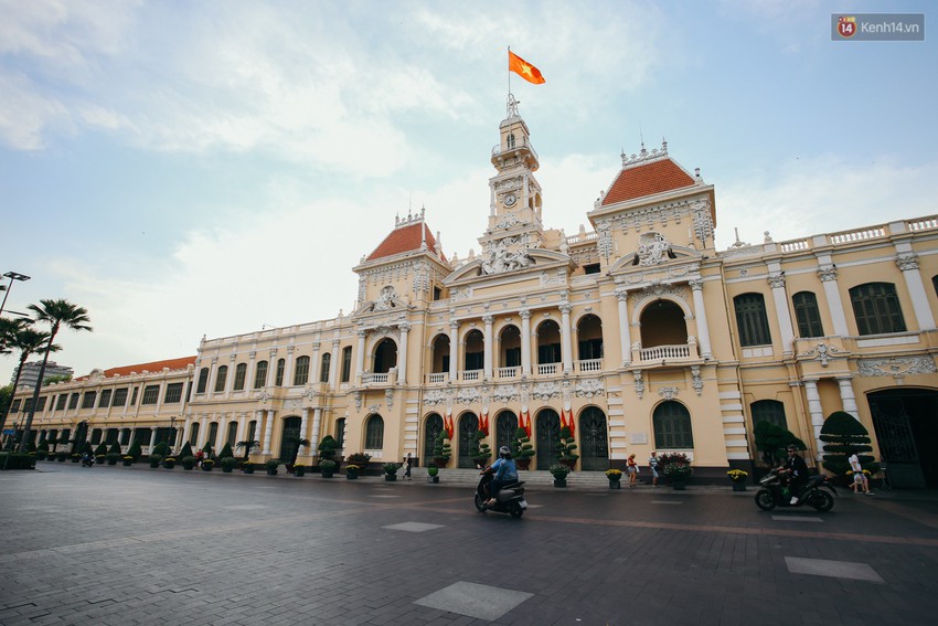 Sài Gòn bình yên lạ thường, đường phố vắng bóng phương tiện trong những ngày nghỉ lễ 30/4 - 1/5 - Ảnh 2.