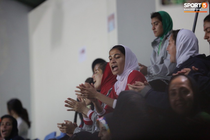 U19 nữ Iran khóc nức nở khi đánh mất vé đến VCK vào tay Việt Nam vì... một thẻ vàng - Ảnh 3.