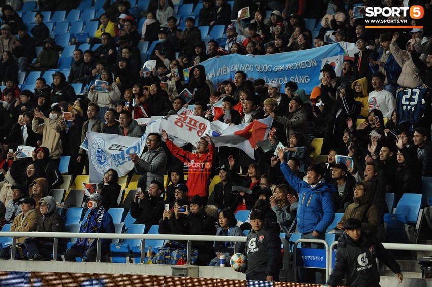 Công Phượng lặng người nhìn Incheon United thủng lưới - Ảnh 12.