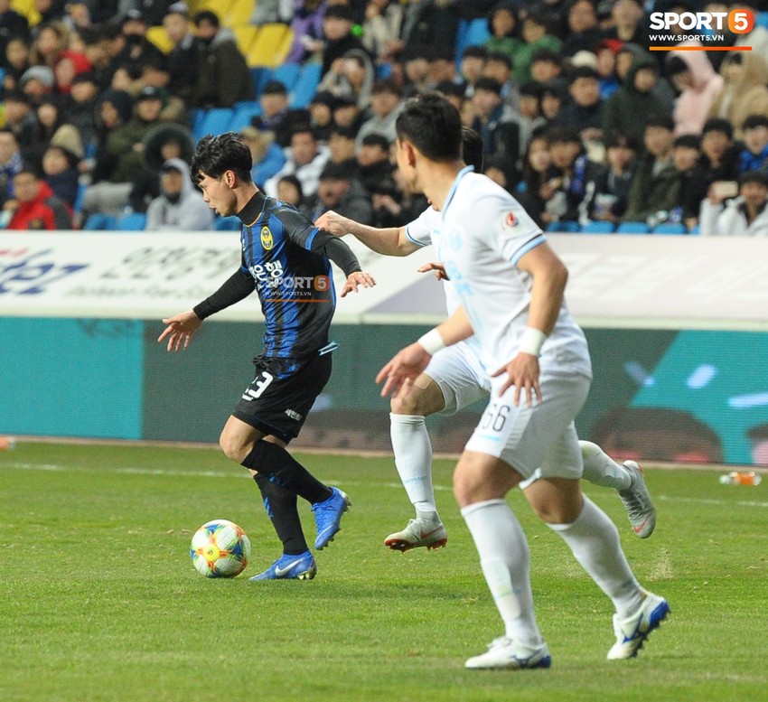 Công Phượng lặng người nhìn Incheon United thủng lưới - Ảnh 8.