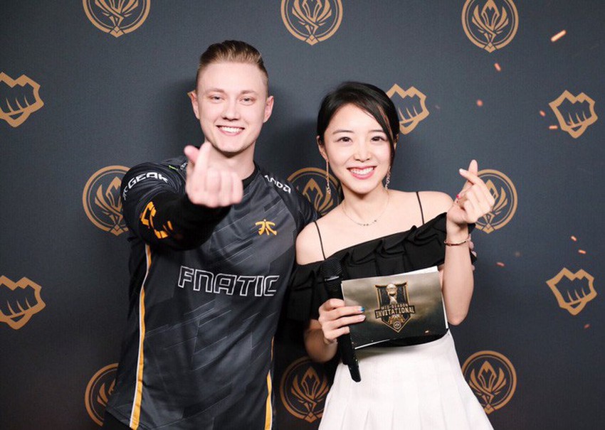 Ngỡ ngàng trước nhan sắc các nữ MC tại MSI 2019: Xuất hiện nữ thần tới từ Trung Quốc nhưng đại diện của Việt Nam cũng không hề kém cạnh - Ảnh 5.