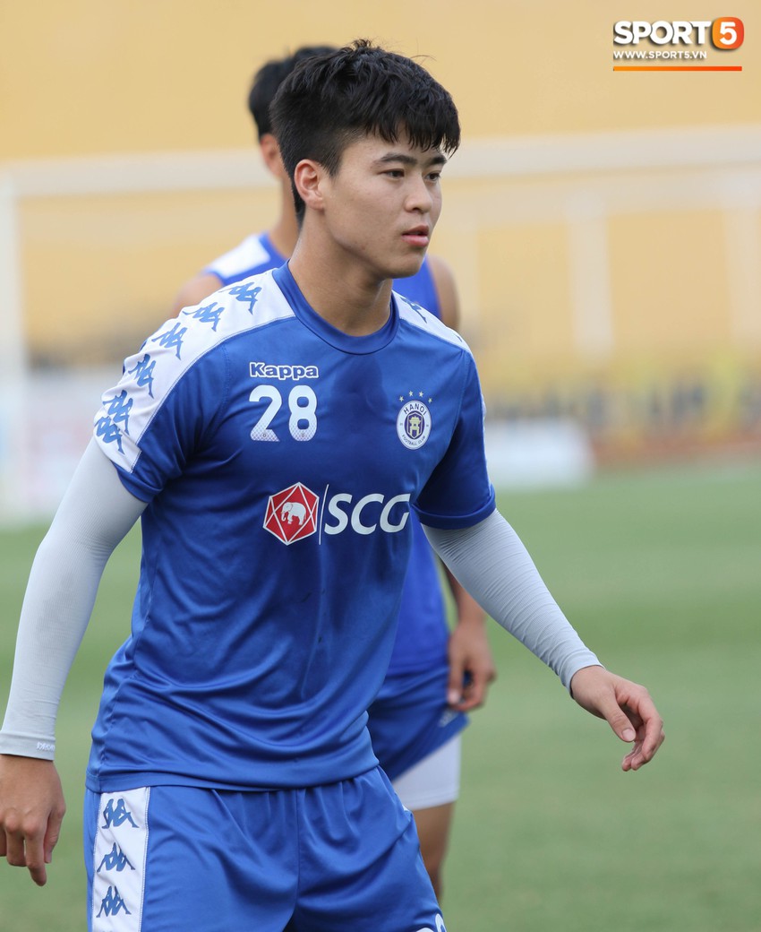 Hà Nội FC cười đùa vui vẻ trước cuộc đọ sức với đội bóng cuối bảng V.League 2019 - Ảnh 1.