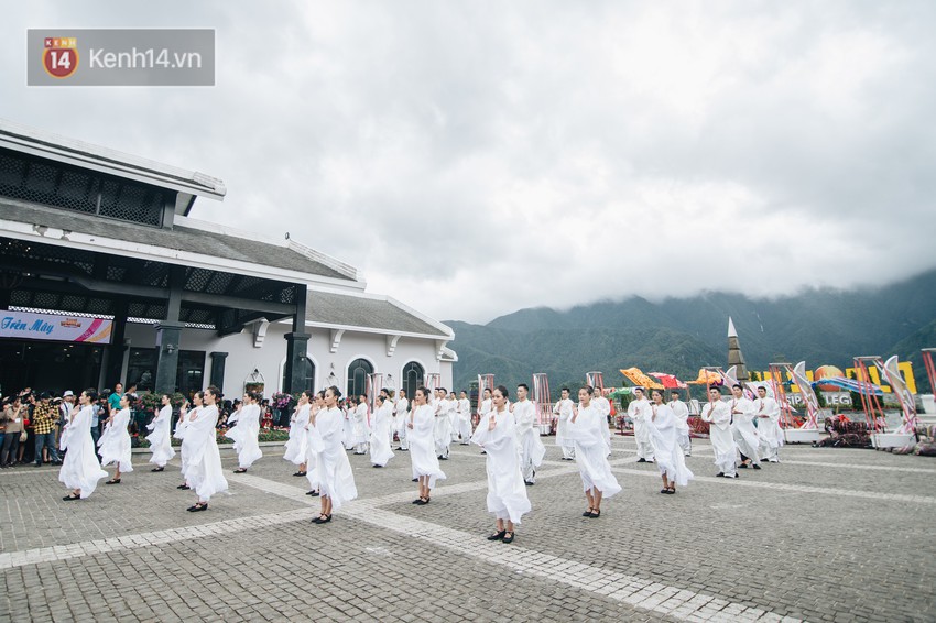 Lên chốn bồng lai trên đỉnh Fansipan, vừa lạc giữa mây trời vừa đắm chìm trong những vũ điệu đầy mê hoặc - Ảnh 28.