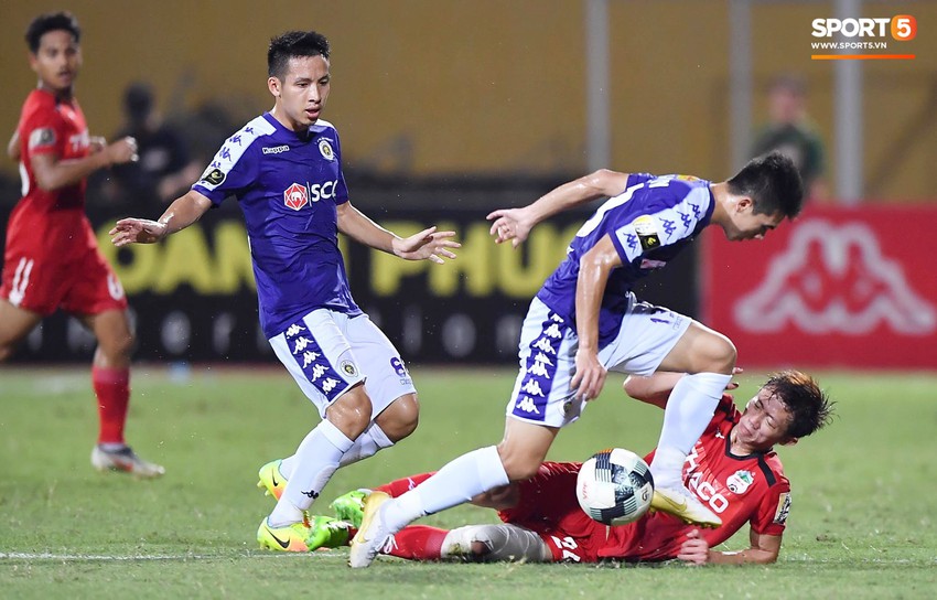 Bộ đôi Xuân Trường - Văn Toàn tái hiện pha bóng tại Asian Cup, giải cứu HAGL vào những giây cuối cùng - Ảnh 4.