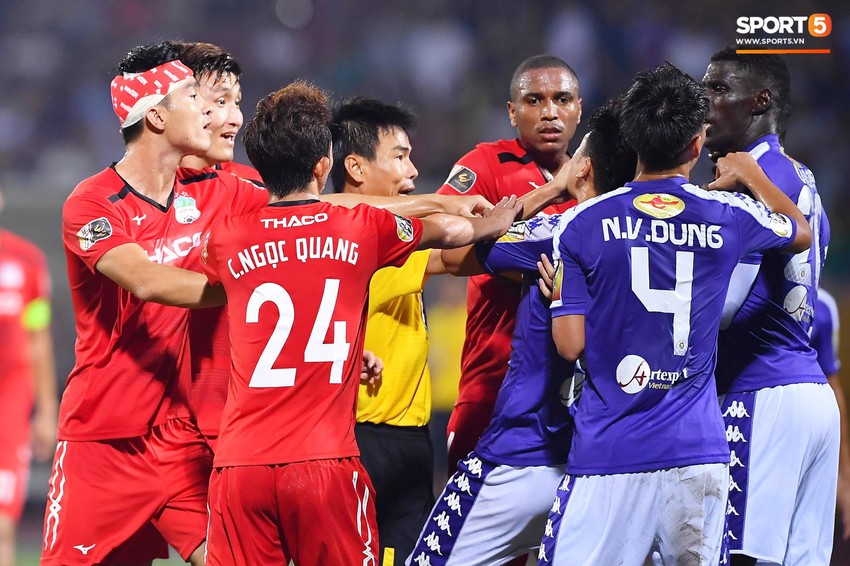 Bộ đôi Xuân Trường - Văn Toàn tái hiện pha bóng tại Asian Cup, giải cứu HAGL vào những giây cuối cùng - Ảnh 8.