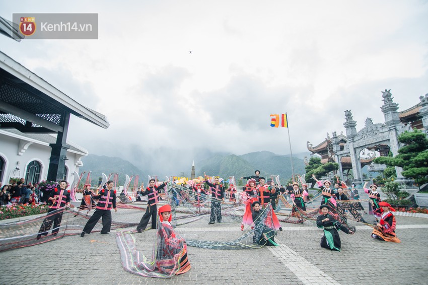 Lên chốn bồng lai trên đỉnh Fansipan, vừa lạc giữa mây trời vừa đắm chìm trong những vũ điệu đầy mê hoặc - Ảnh 14.