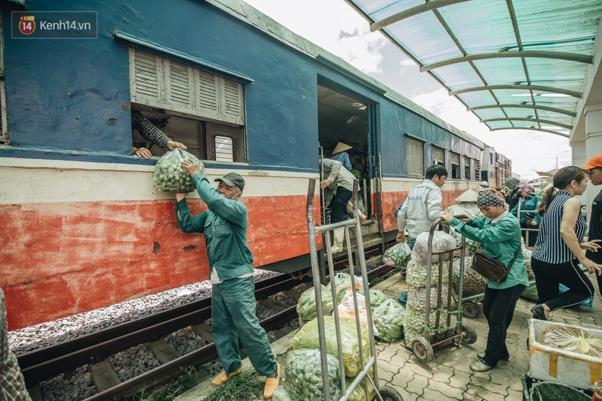 8 giờ trên chuyến tàu kỳ lạ nhất Việt Nam: Rời ga mà không có một hành khách nào - Ảnh 25.