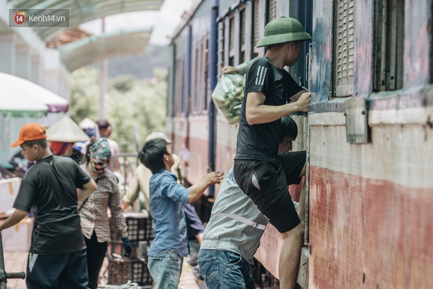 8 giờ trên chuyến tàu kỳ lạ nhất Việt Nam: Rời ga mà không có một hành khách nào - Ảnh 26.