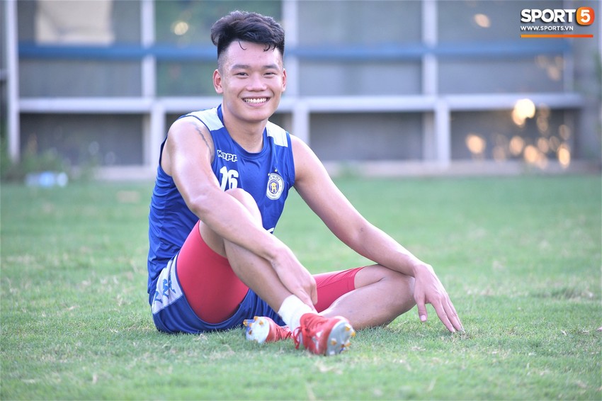 Vượt qua nỗi buồn, Quang Hải trở lại hội quân cùng Hà Nội FC - Ảnh 11.