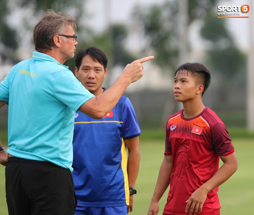 U19 Việt Nam thay đổi tích cực trong lần thử lửa đầu tiên dưới thời HLV trưởng Philippe Troussier - Ảnh 3.