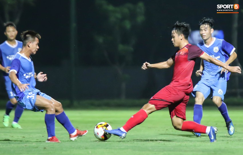 U19 Việt Nam thay đổi tích cực trong lần thử lửa đầu tiên dưới thời HLV trưởng Philippe Troussier - Ảnh 6.