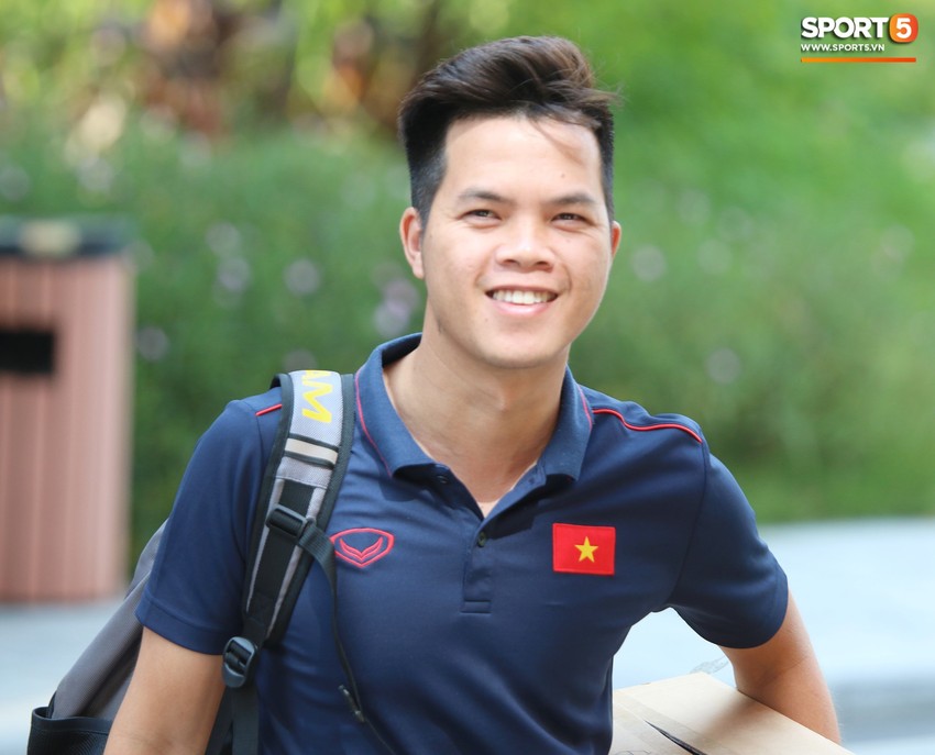 Cầu thủ U22 Việt Nam đứng hình trong ngày hội quân vì sự cố mất điện thang máy - Ảnh 10.