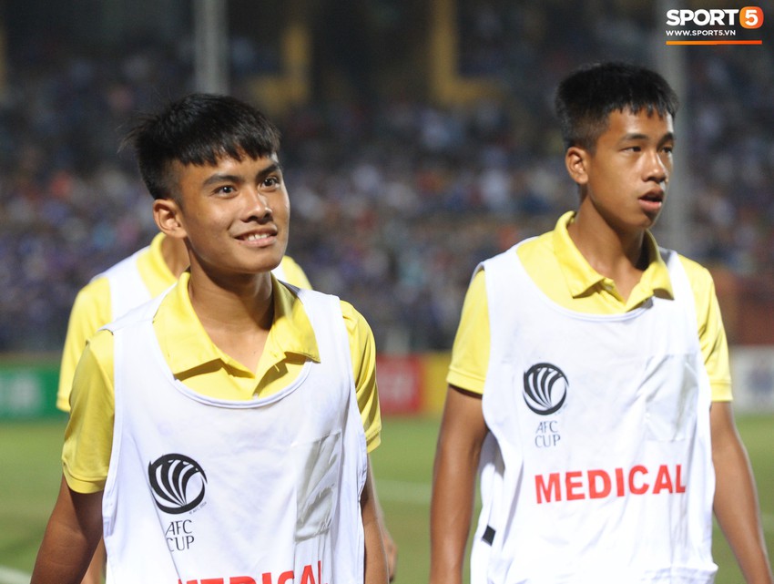 Em trai Đình Trọng bật cười vì cách câu giờ của cầu thủ Triều Tiên khi vừa cầm hòa Hà Nội FC - Ảnh 8.