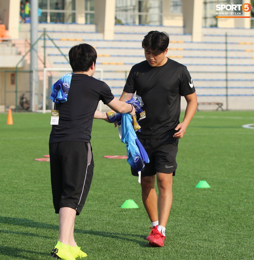 U22 Việt Nam bổ sung nh&acirc;n sự quan trọng, t&iacute;ch cực chuẩn bị cho đấu trường SEA Games - Ảnh 3.