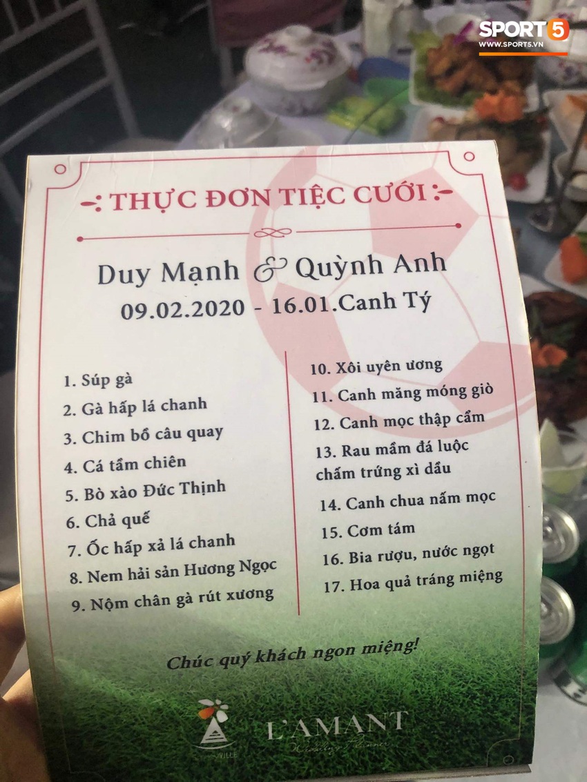 Lễ cưới Duy Mạnh - Quỳnh Anh: Cô dâu và chú rể trao nhẫn cho nhau trong tiếng reo hò của hơn một nghìn quan khách - Ảnh 7.