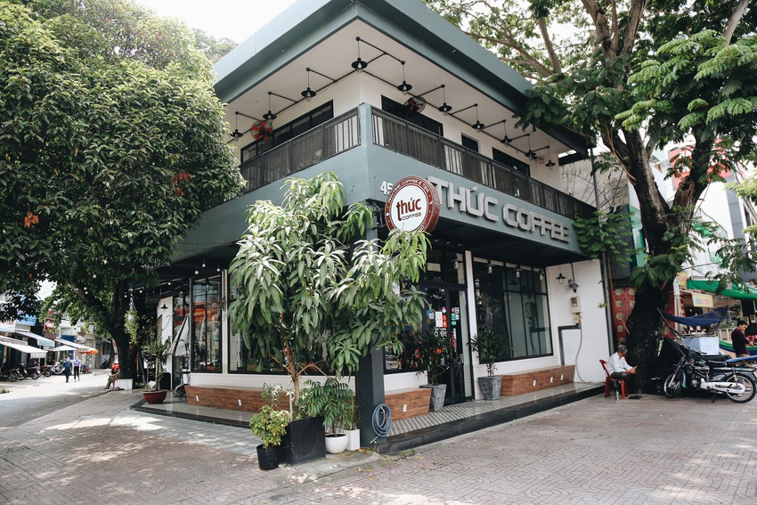 Phố Sài Gòn vắng lặng, quán cafe đồng loạt tạm đóng cửa chung tay phòng chống dịch Covid-19 - Ảnh 11.