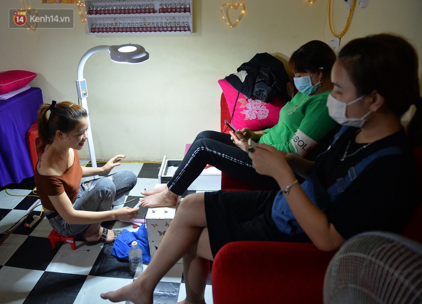B&ecirc;n trong x&atilde; Sơn L&ocirc;i khi chỉ c&ograve;n v&agrave;i giờ nữa ch&iacute;nh thức được gỡ bỏ phong toả - Ảnh 15.