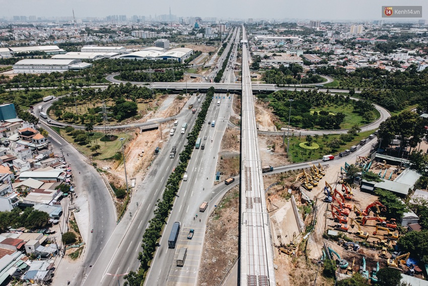 Cận cảnh nhà ga Suối Tiên của tuyến Metro số 1 đang gấp rút hoàn thiện để đón đầu tàu đầu tiên về chạy thử nghiệm - Ảnh 15.